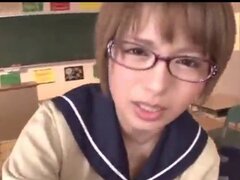 Chicas japonesas atacaron a dulce madre en la cocina.avi. Chicas japonesas atacaron a dulce madre en la cocina.avi.