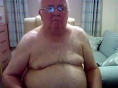 Abuelo mostrar en la cámara 14
